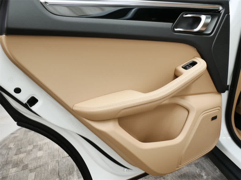 Thumbnail: 2026 Porsche Macan - 14