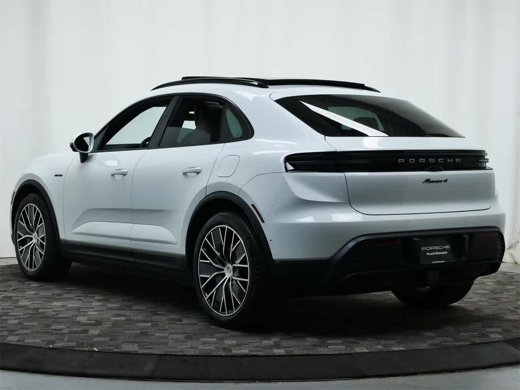 Thumbnail: 2025 Porsche Macan - 3