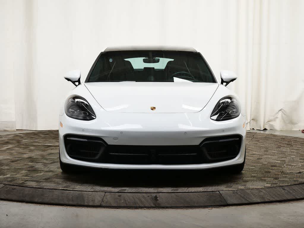 Thumbnail: 2023 Porsche Panamera - 10