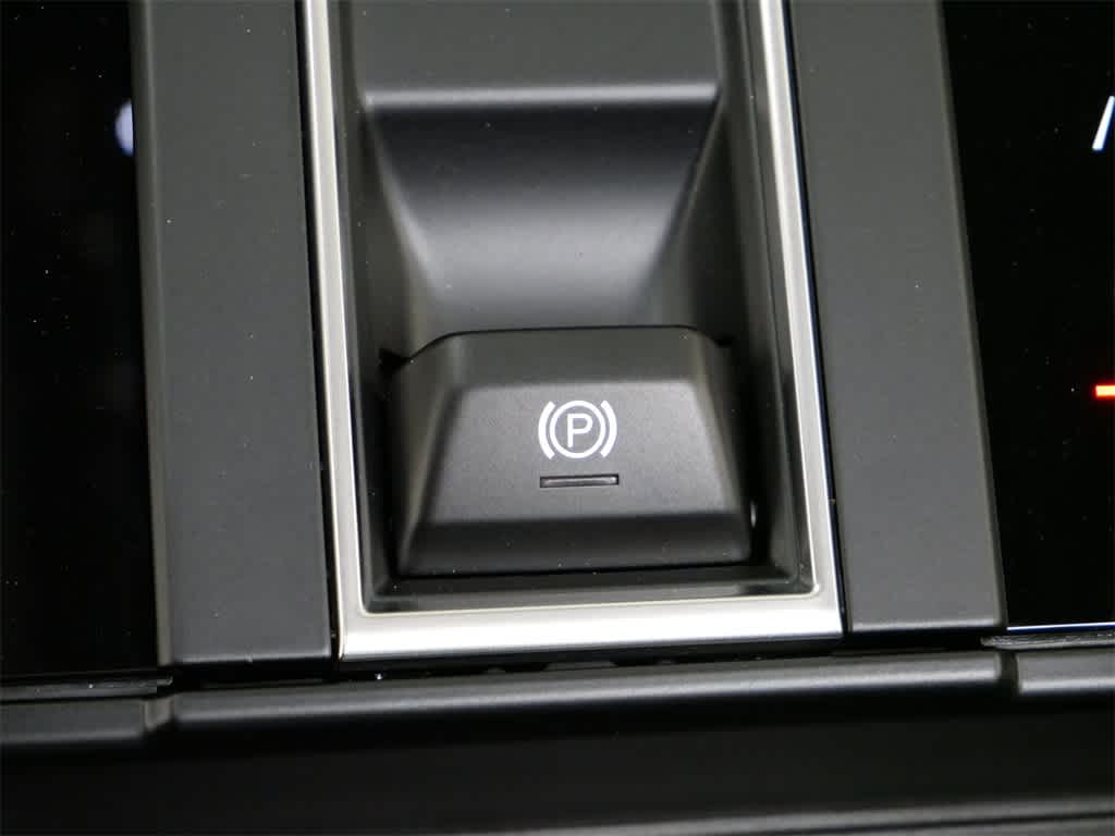 Thumbnail: 2025 Porsche Macan - 23