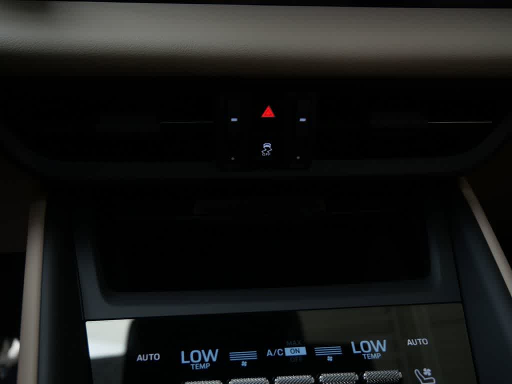 Thumbnail: 2026 Porsche Macan - 25