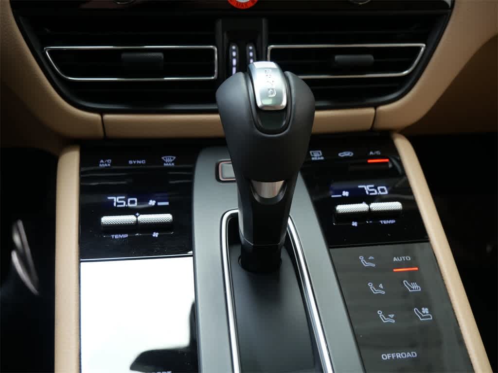 Thumbnail: 2026 Porsche Macan - 24