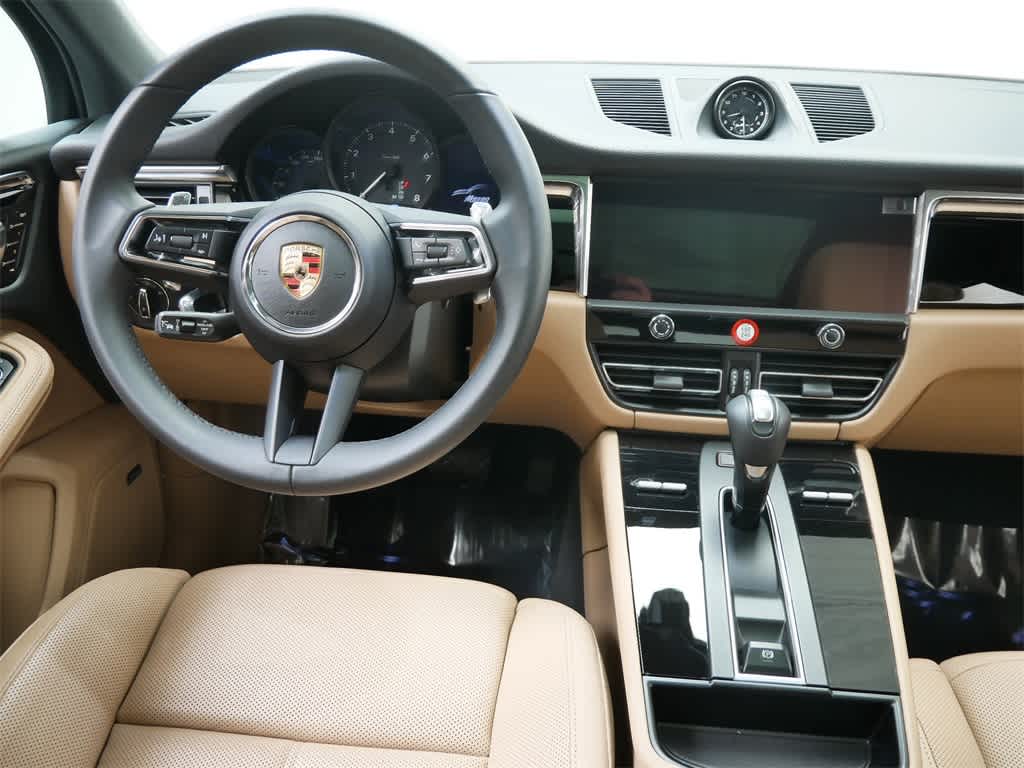 Thumbnail: 2025 Porsche Macan - 16