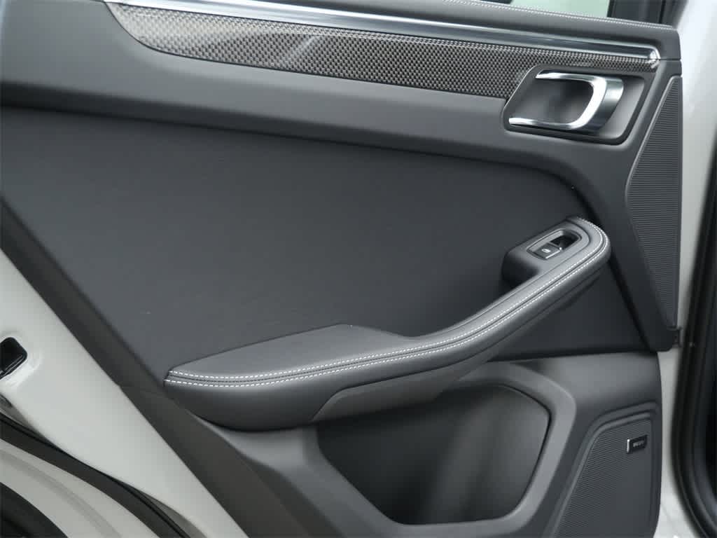 Thumbnail: 2026 Porsche Macan - 15