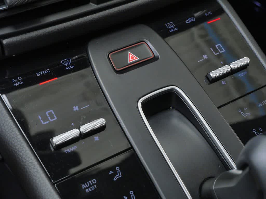 Thumbnail: 2023 Porsche Macan - 23