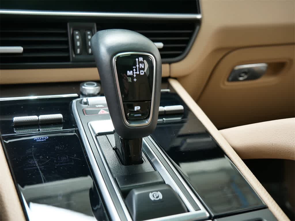 Thumbnail: 2023 Porsche Cayenne - 25