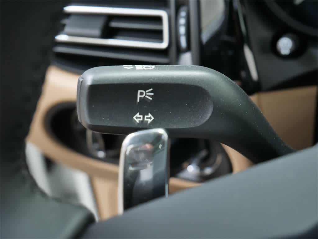 Thumbnail: 2025 Porsche Macan - 22