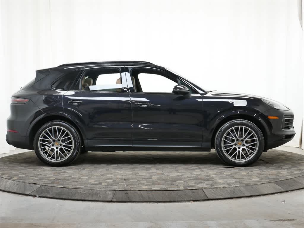Thumbnail: 2022 Porsche Cayenne - 8