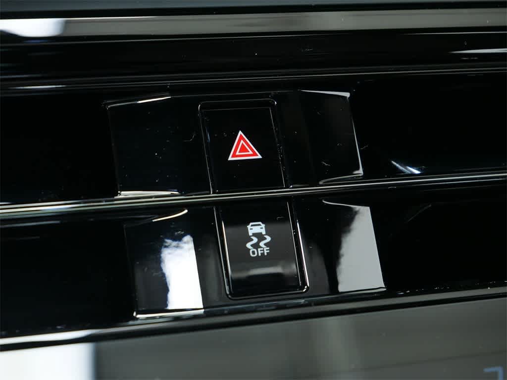 Thumbnail: 2025 Porsche Panamera - 28