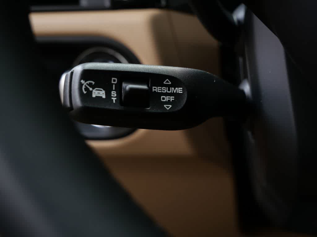 Thumbnail: 2026 Porsche Macan - 19