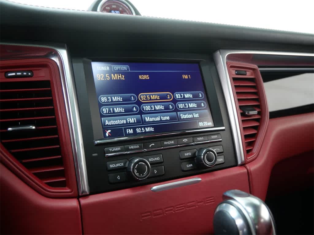 Thumbnail: 2015 Porsche Macan - 25