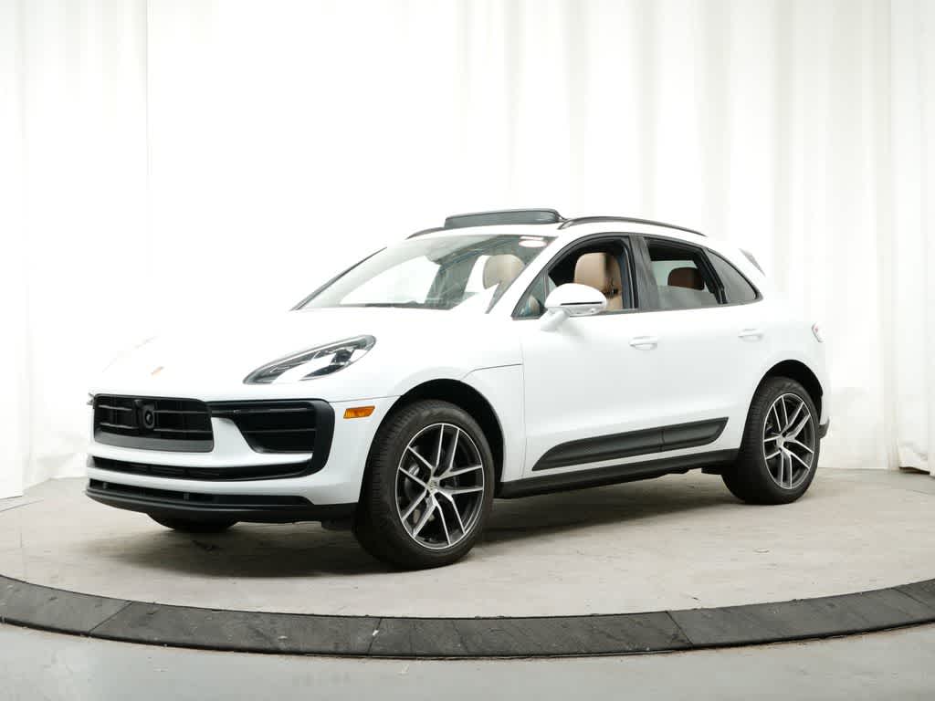 Thumbnail: 2025 Porsche Macan - 1