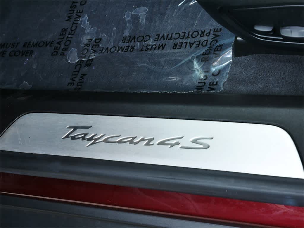Thumbnail: 2022 Porsche Taycan - 14