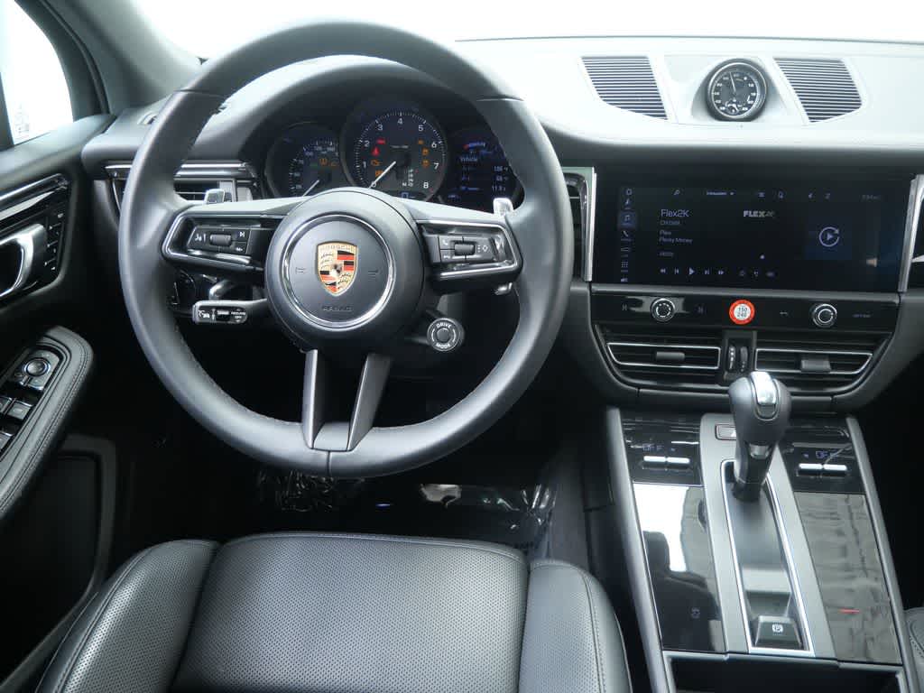 Thumbnail: 2026 Porsche Macan - 16