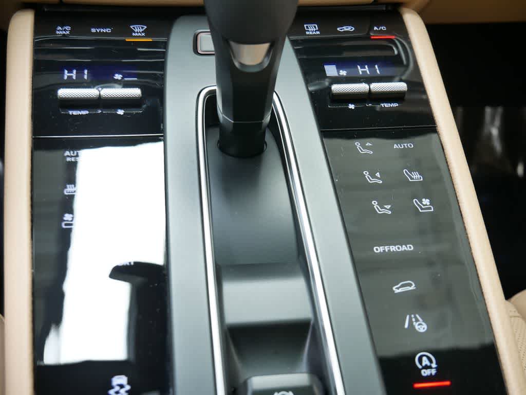 Thumbnail: 2025 Porsche Macan - 27