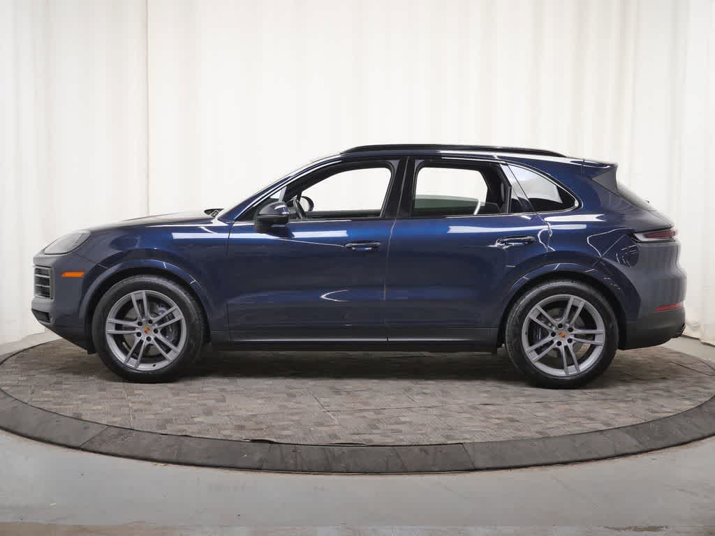 Thumbnail: 2025 Porsche Cayenne - 2