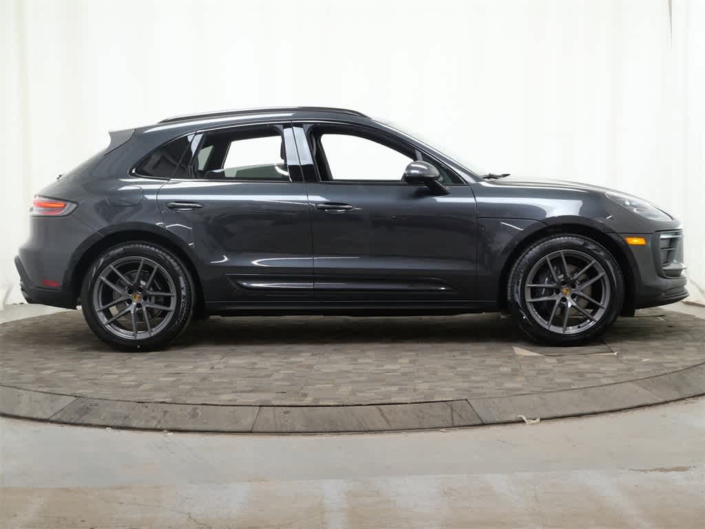 Thumbnail: 2026 Porsche Macan - 8