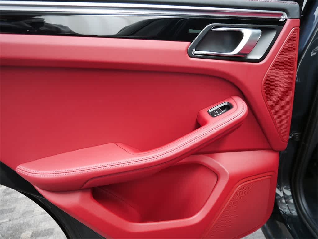 Thumbnail: 2023 Porsche Macan - 14