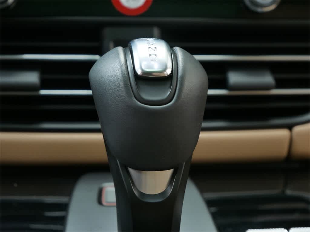 Thumbnail: 2025 Porsche Macan - 25