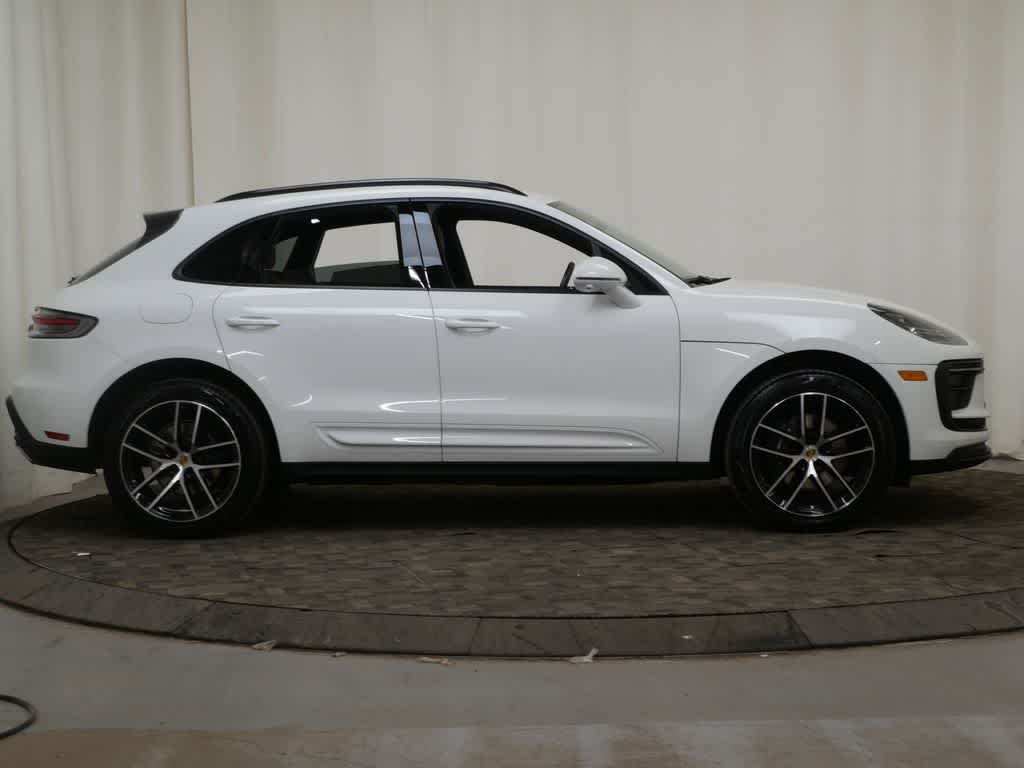 Thumbnail: 2025 Porsche Macan - 8