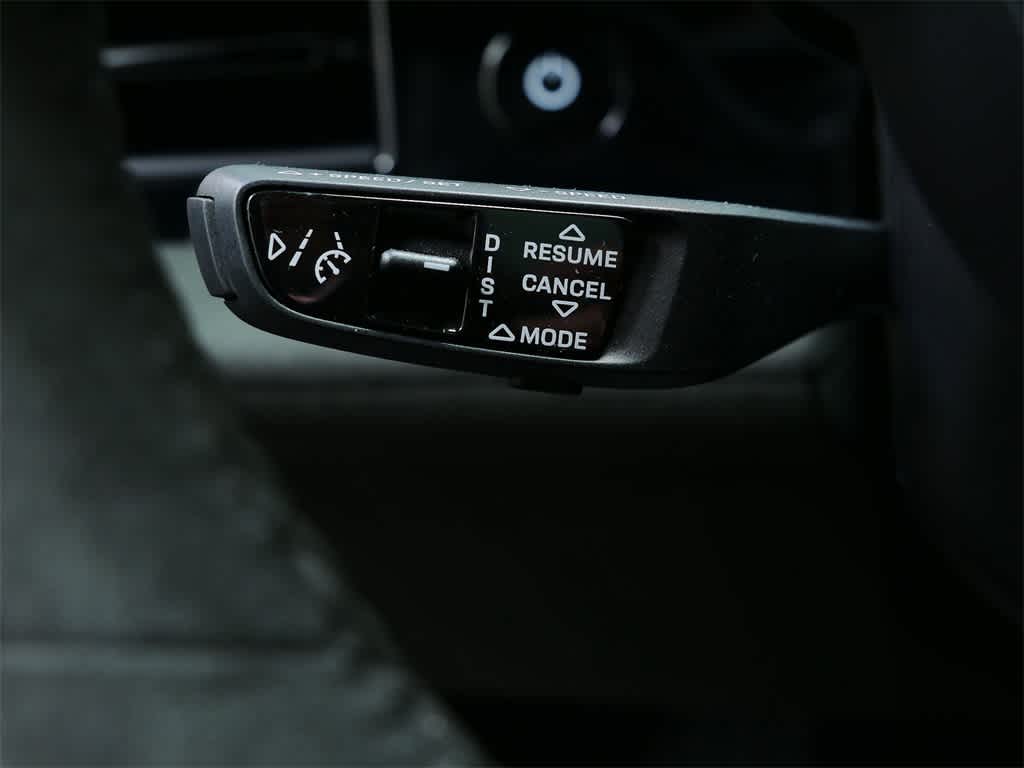 Thumbnail: 2023 Porsche Taycan - 19