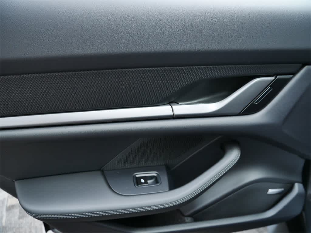 Thumbnail: 2025 Porsche Taycan - 14