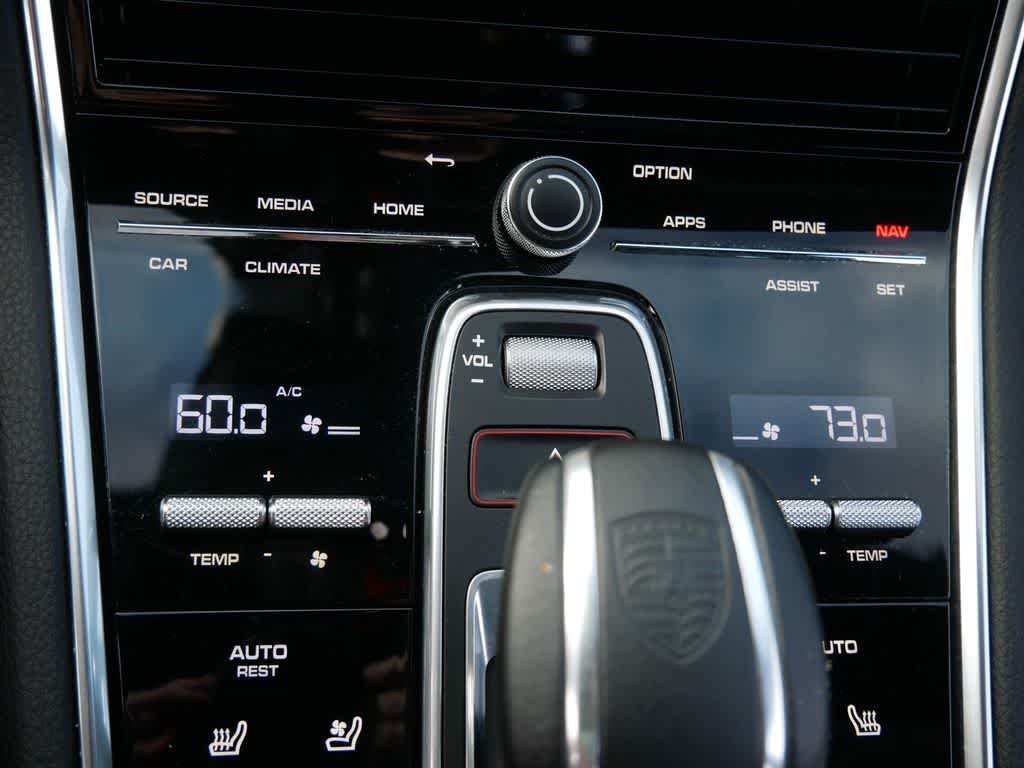 Thumbnail: 2023 Porsche Panamera - 27