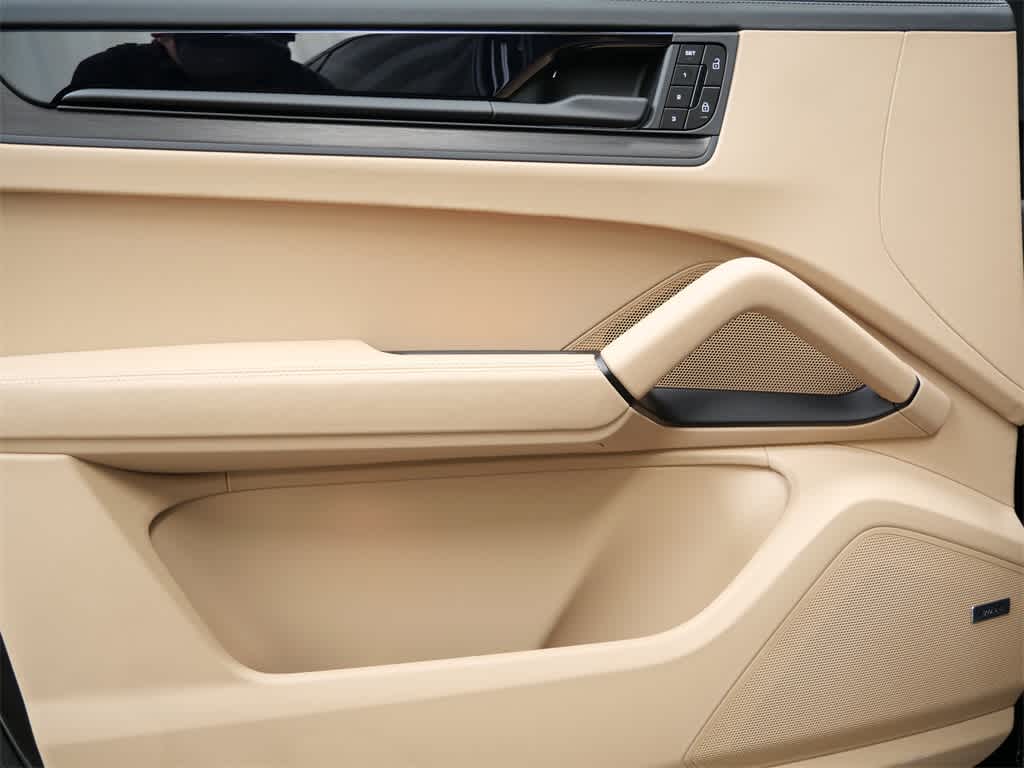 Thumbnail: 2026 Porsche Cayenne - 11