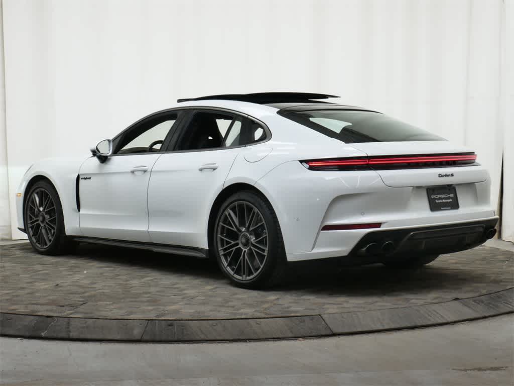 Thumbnail: 2025 Porsche Panamera - 3
