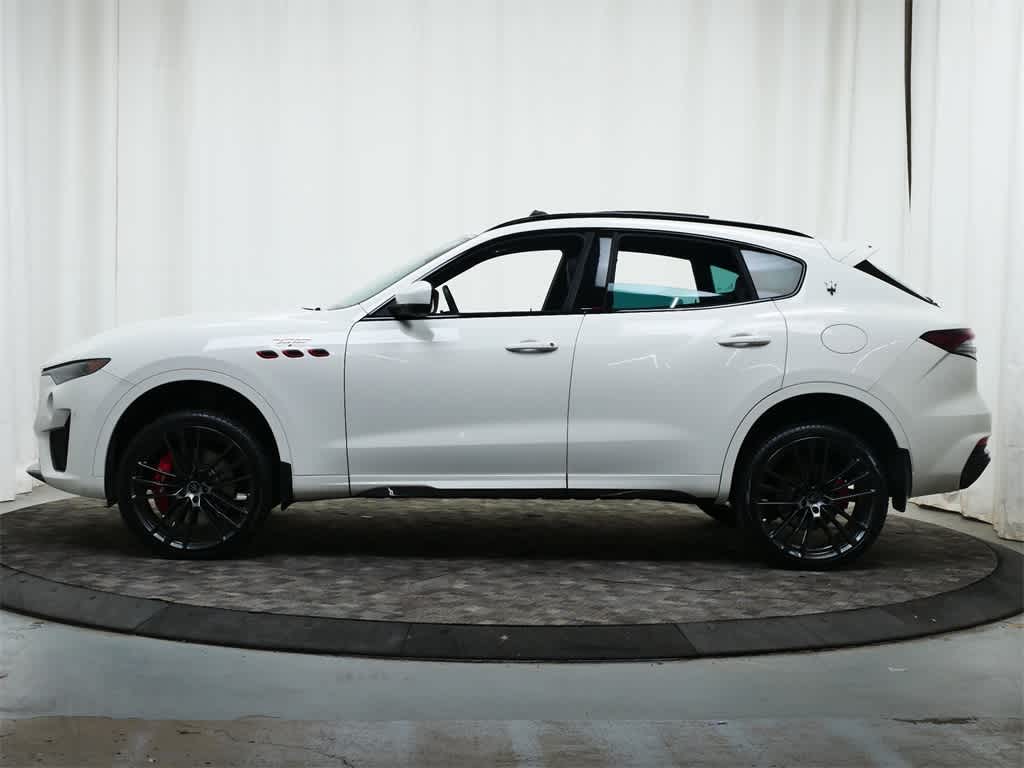 Thumbnail: 2022 Maserati Levante - 2