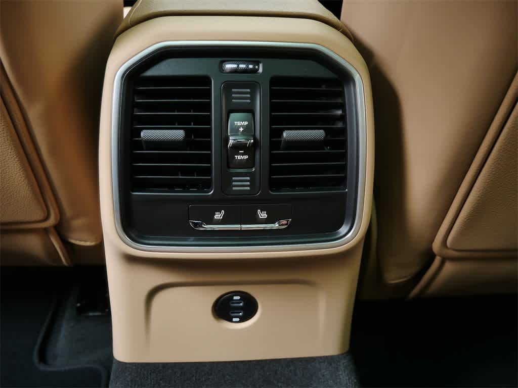 Thumbnail: 2026 Porsche Macan - 15