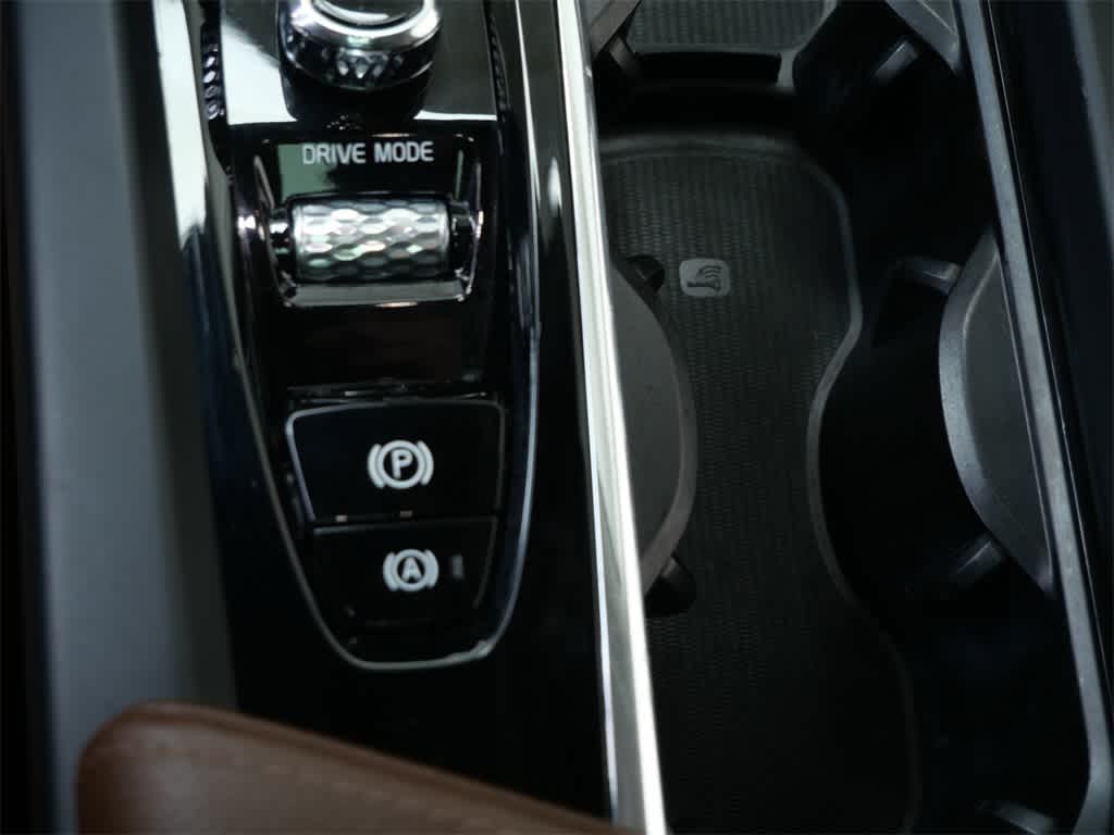 Thumbnail: 2018 Volvo XC60 - 21