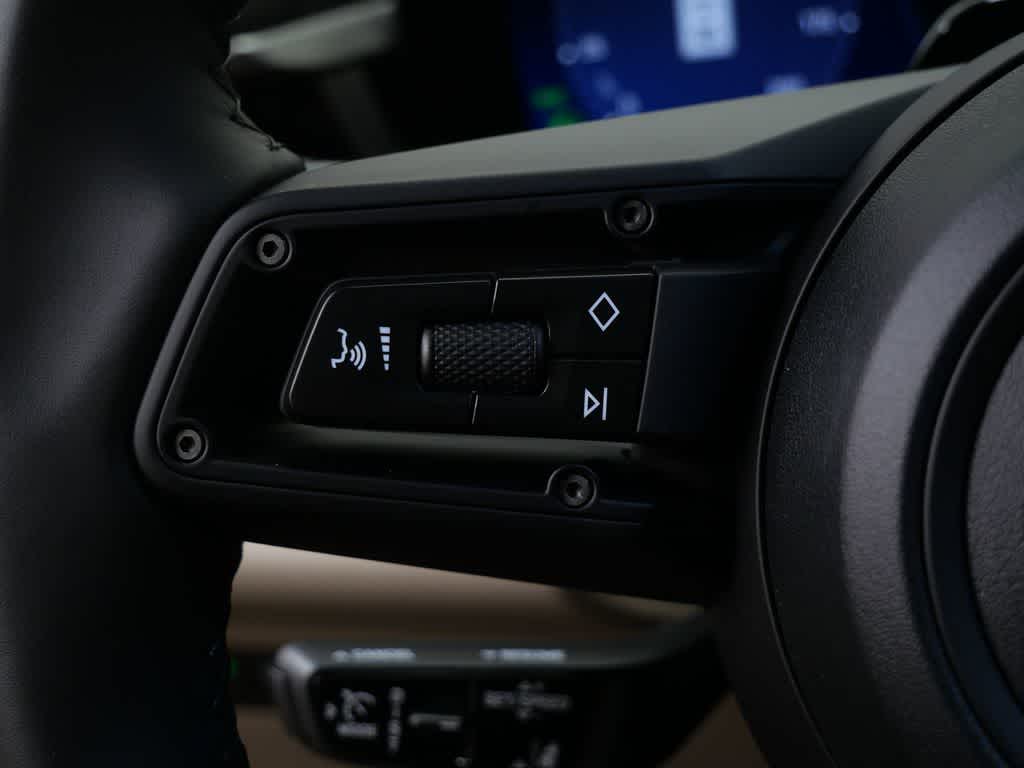 Thumbnail: 2026 Porsche Macan - 20