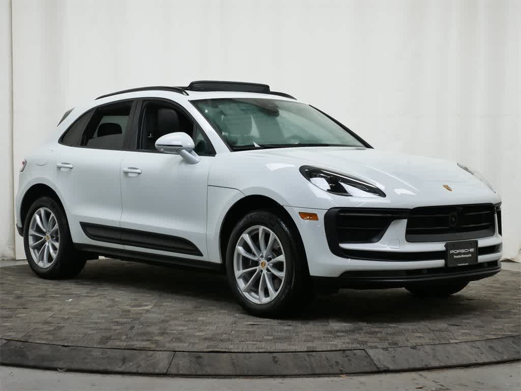 Thumbnail: 2025 Porsche Macan - 9
