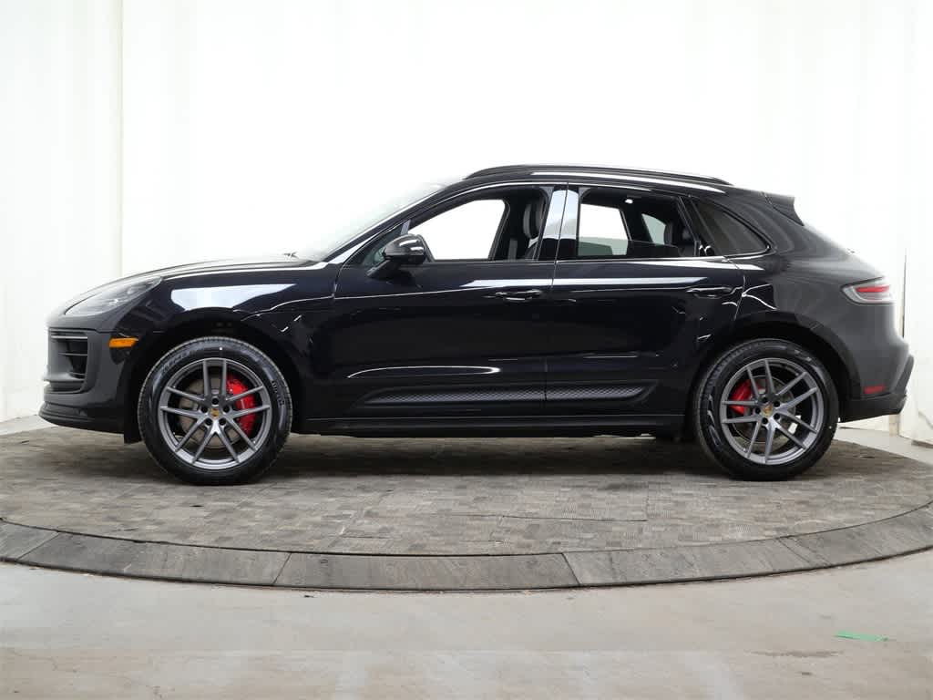 Thumbnail: 2026 Porsche Macan - 2