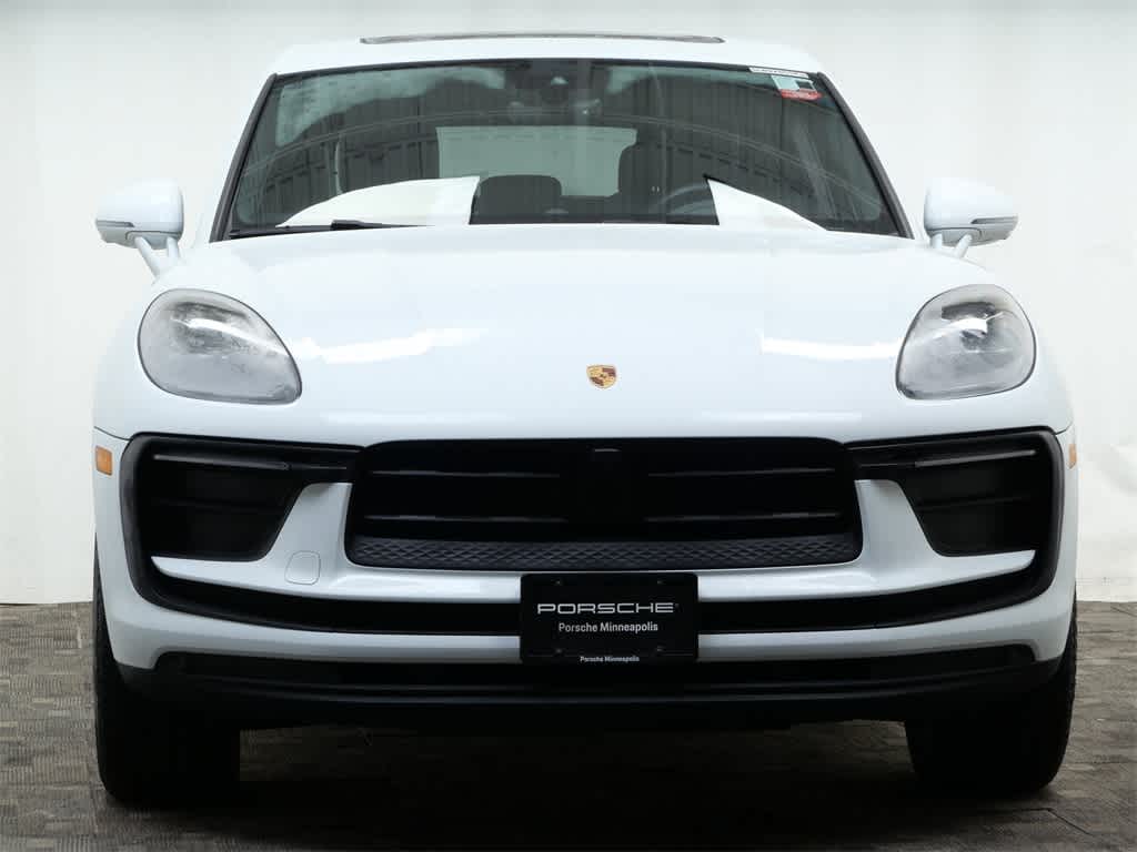 Thumbnail: 2025 Porsche Macan - 10