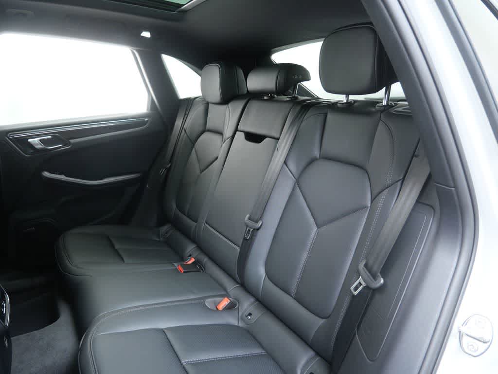 Thumbnail: 2026 Porsche Macan - 14