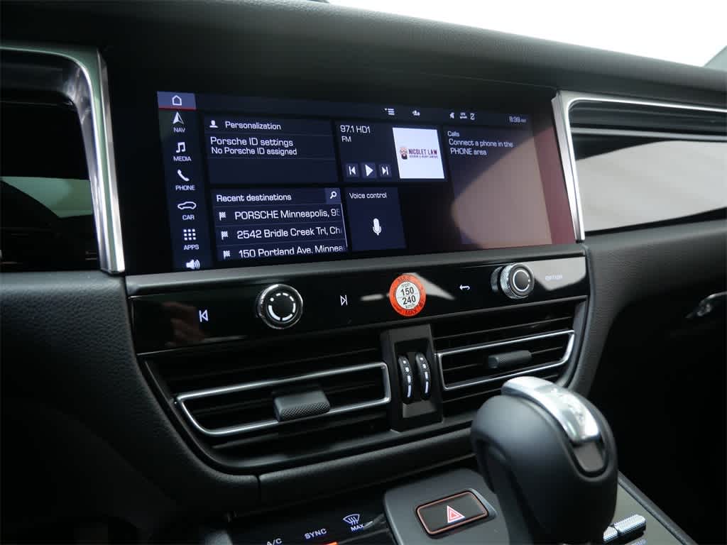 Thumbnail: 2025 Porsche Macan - 22