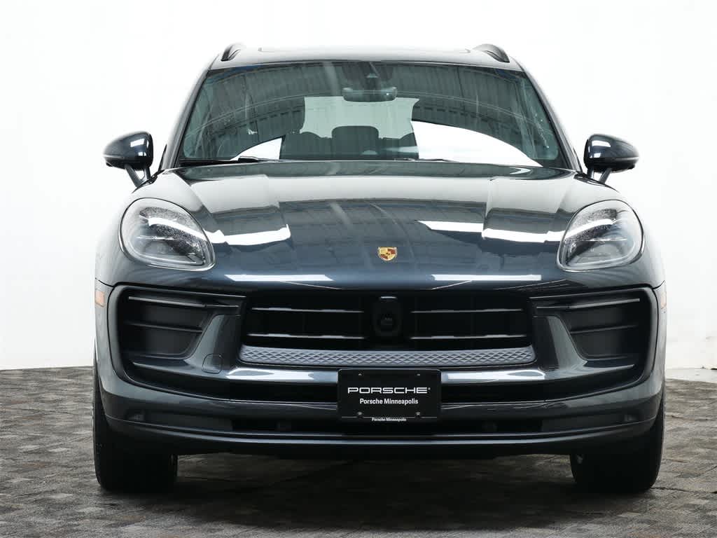 Thumbnail: 2025 Porsche Macan - 10