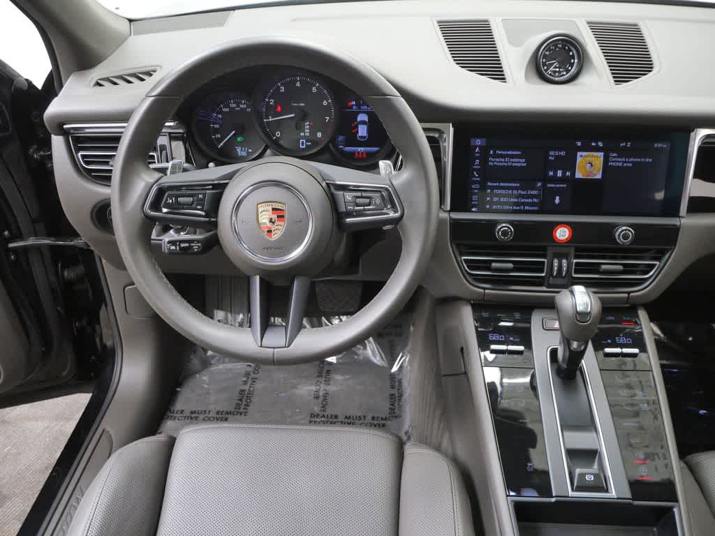 Thumbnail: 2025 Porsche Macan - 16