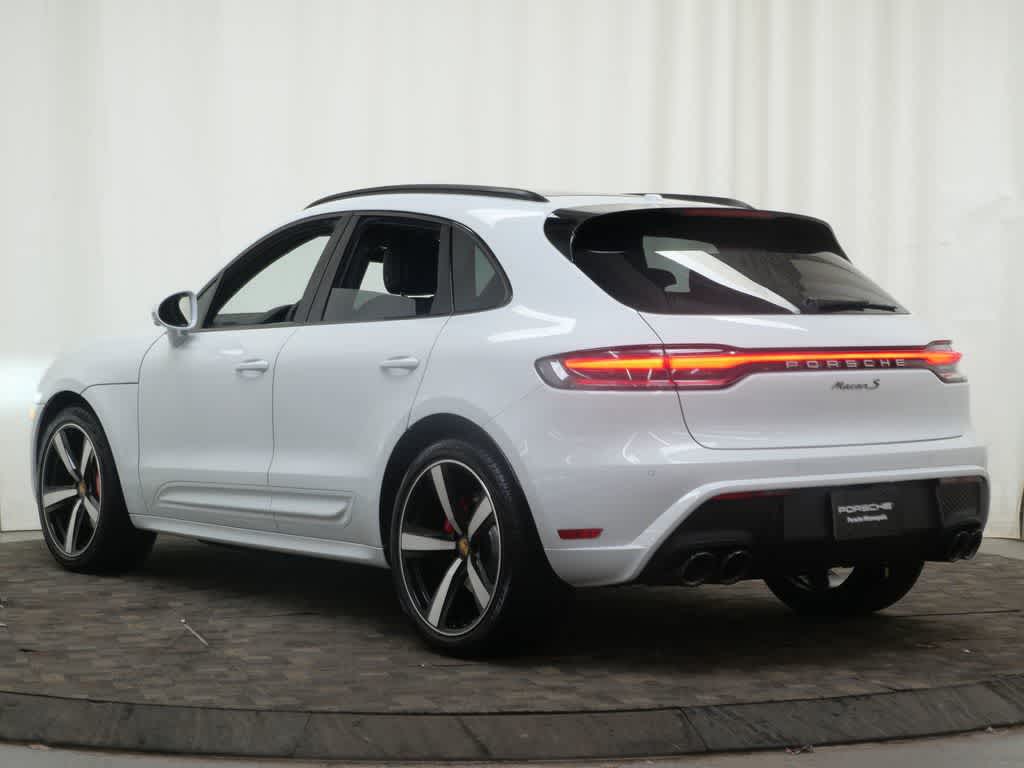 Thumbnail: 2026 Porsche Macan - 3