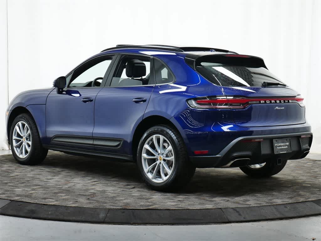 Thumbnail: 2025 Porsche Macan - 3