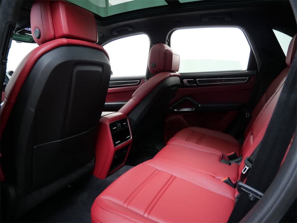 Thumbnail: 2021 Porsche Cayenne - 13