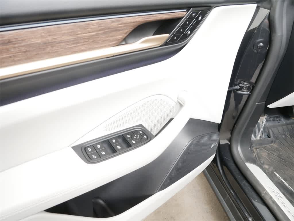 Thumbnail: 2024 Porsche Macan - 17