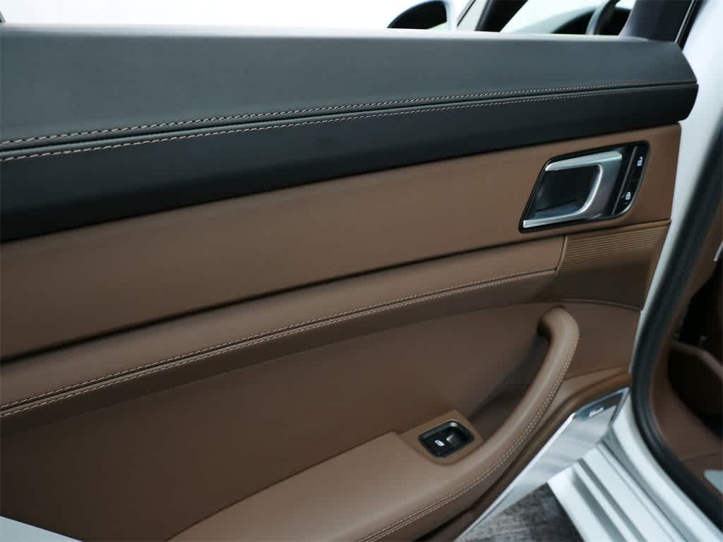 2022 Porsche Panamera S Hybrid 13
