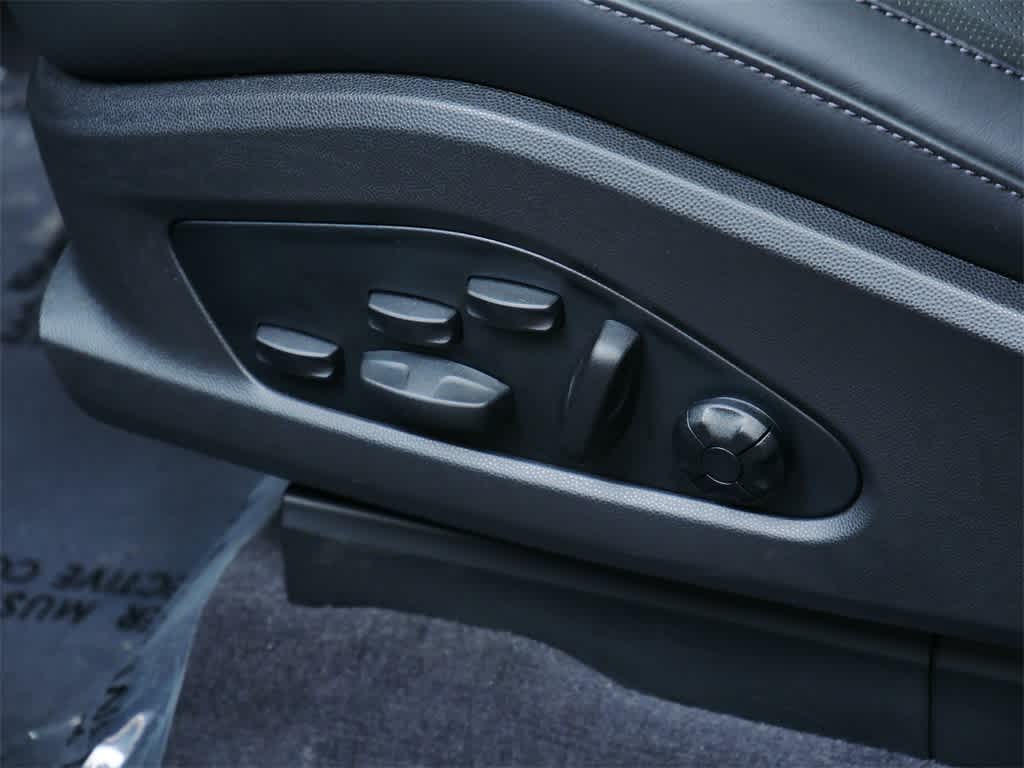 Thumbnail: 2025 Porsche Macan - 13