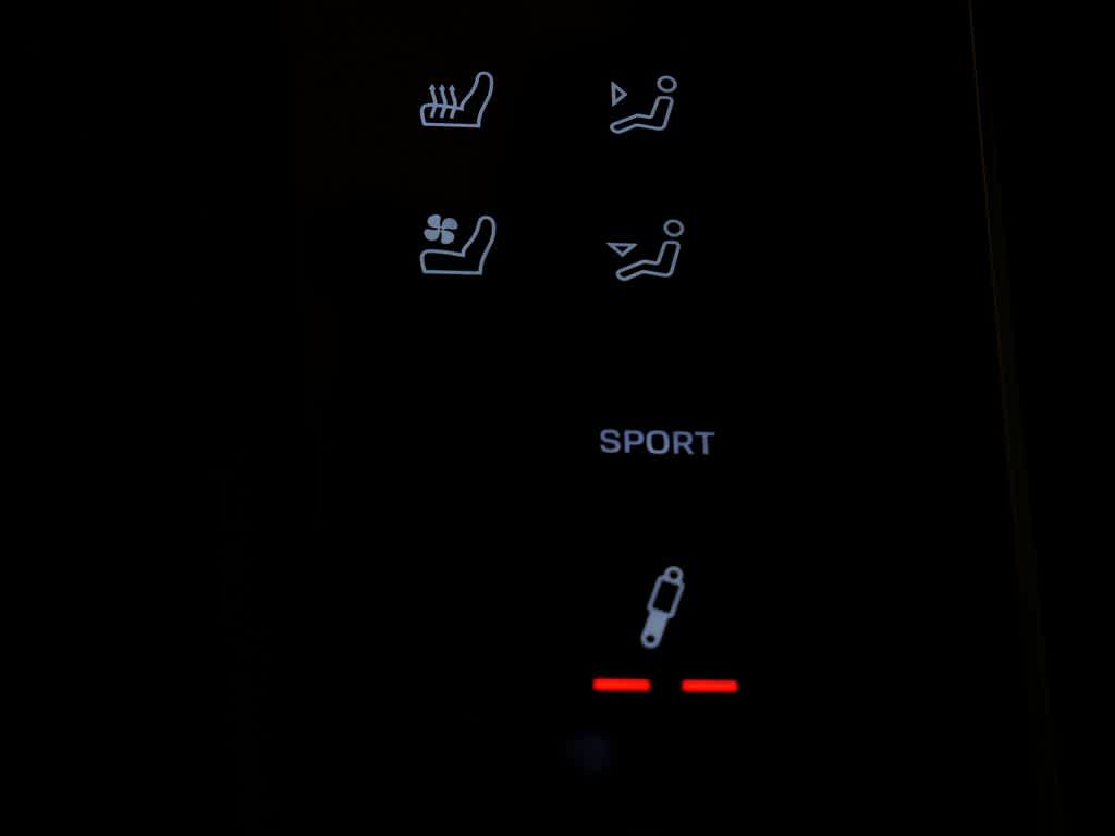 Thumbnail: 2022 Porsche Macan - 27