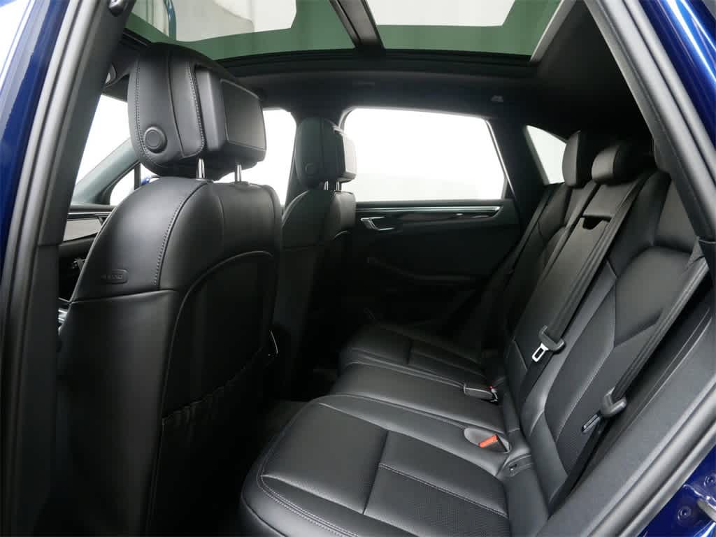Thumbnail: 2025 Porsche Macan - 13