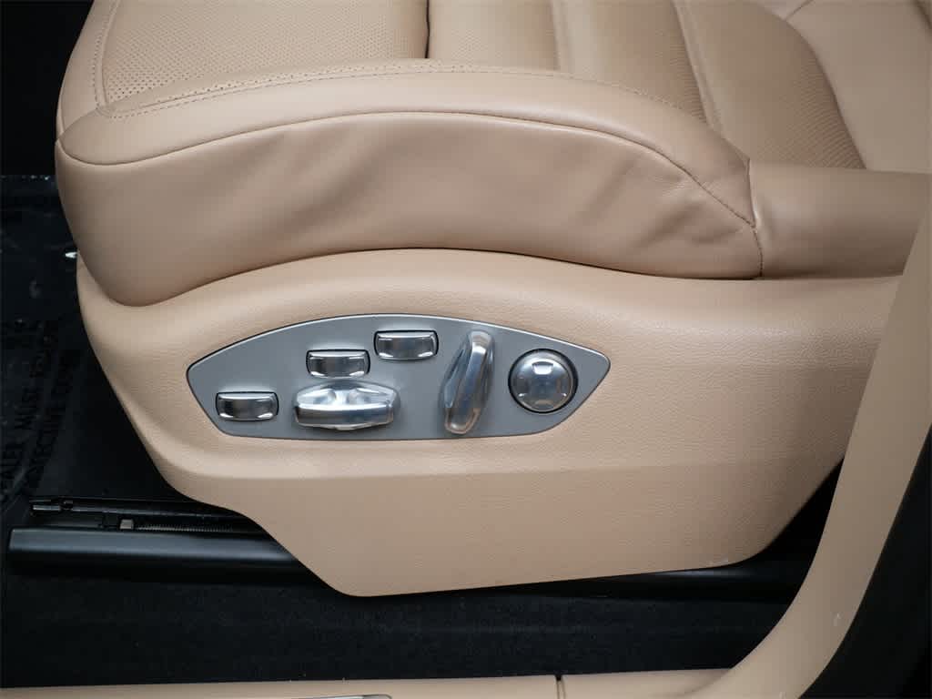 Thumbnail: 2024 Porsche Macan - 14