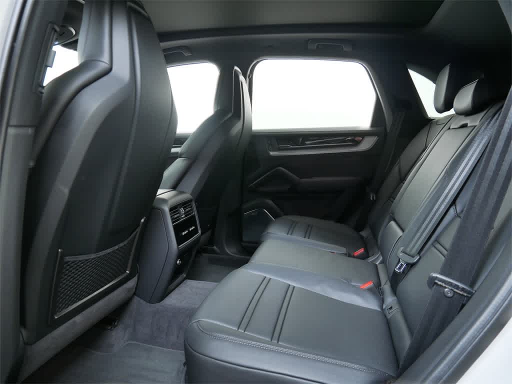 Thumbnail: 2025 Porsche Cayenne - 13
